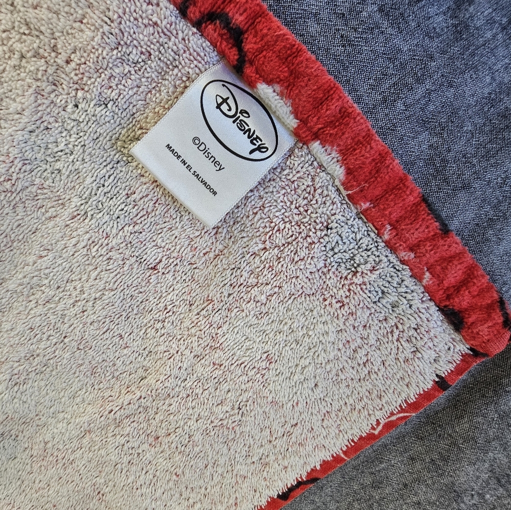 100% Cotton 46 X 24.5 Mickey Mouse Bath Towel - Picture 5 of 6
